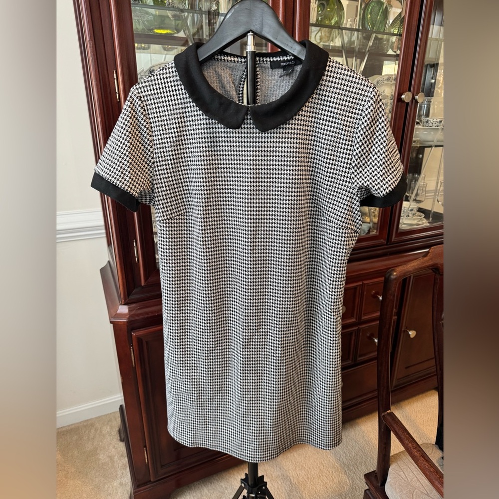 Forever 21 Black and White Houndstooth mini dress